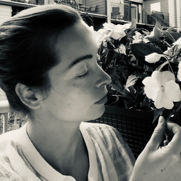 Meet your Posher, Alexandra - Picture 1 of 1